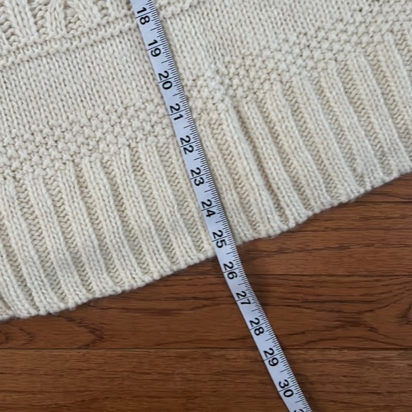 American Eagle Outfitters Off-White Sweater Size Small - Picture 8 of 9